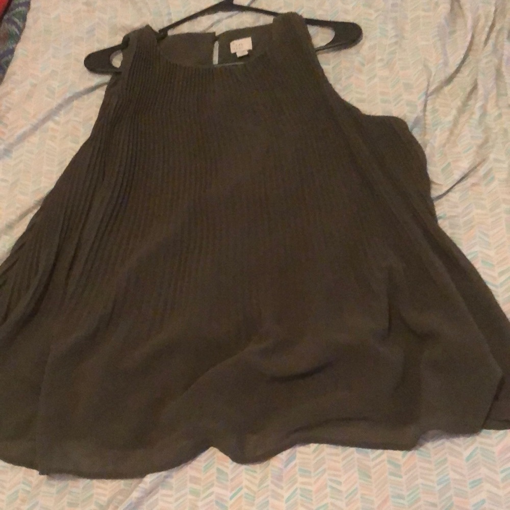 Cute green tank top !